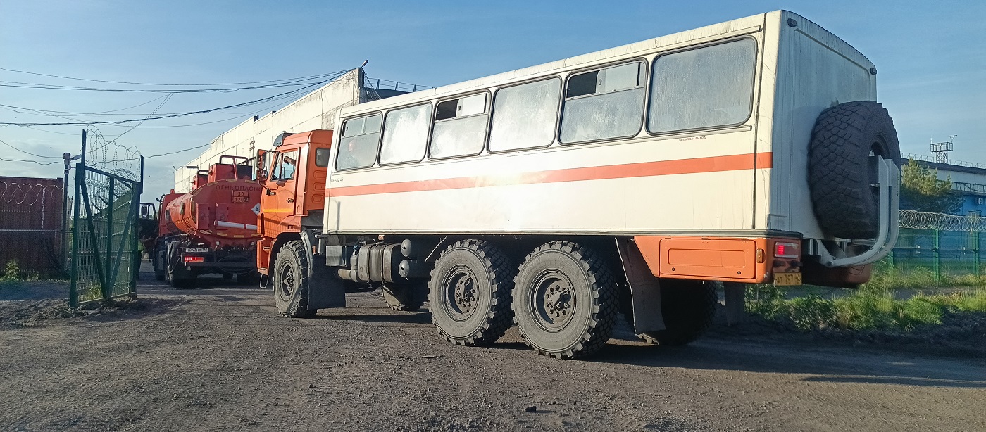 Вахтовые перевозки сотрудников автобусами и спецтехникой в Ямало-Ненецком АО