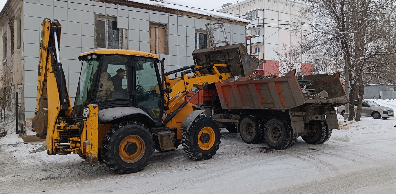 Уборка и вывоз строительного мусора, ТБО с помощью экскаватора и самосвала в Муравленко